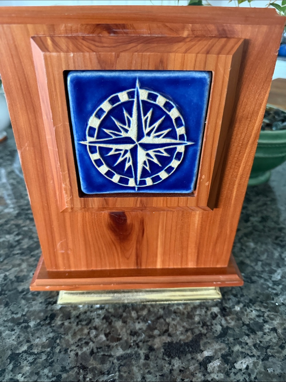 Large Burial Urn for pets in Cedar
